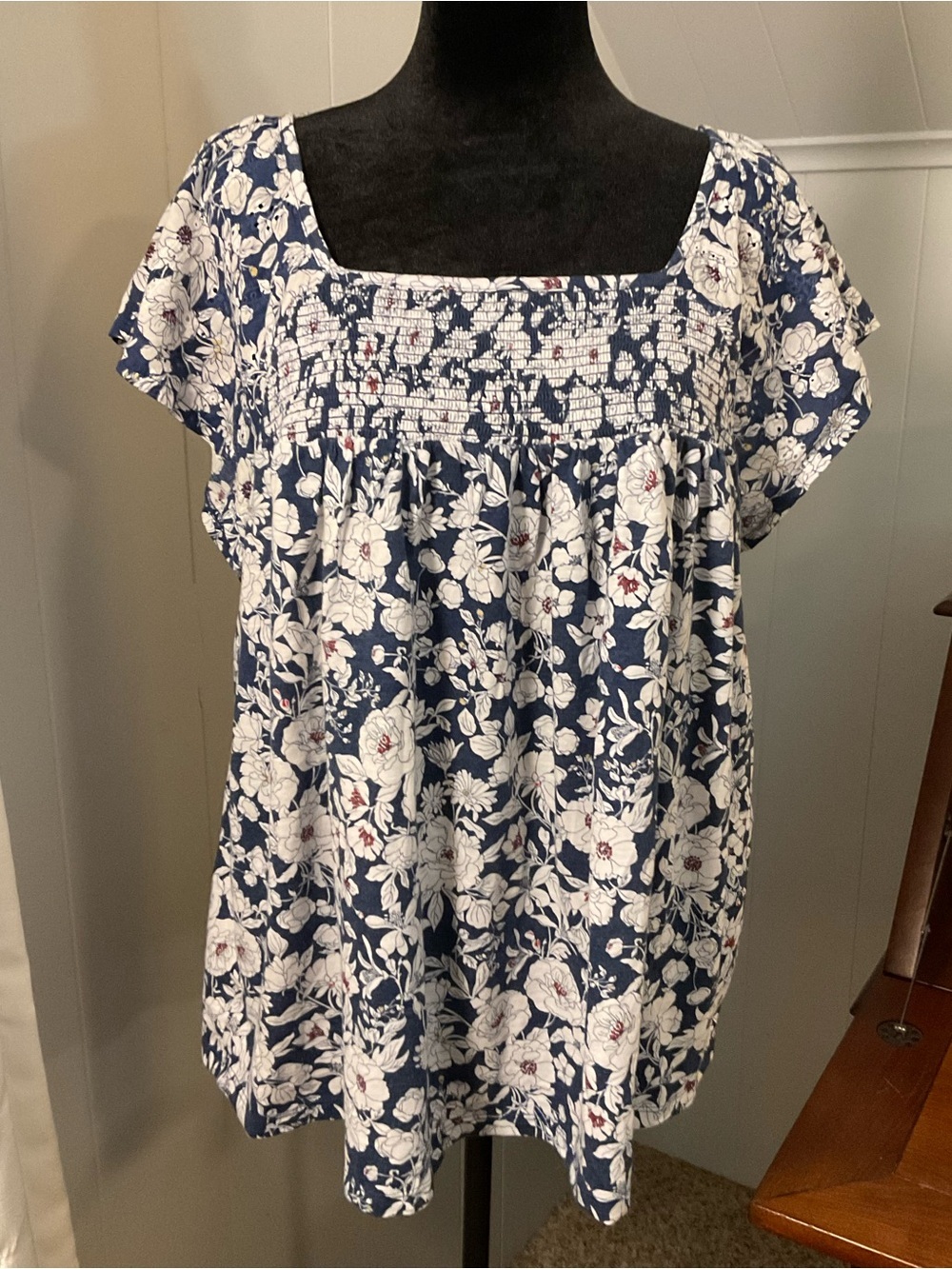 Lane Bryant floral print smock front square neckline flutter sleeves blouse